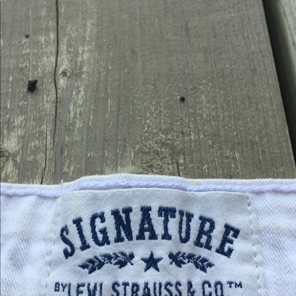 Signature Levi Strauss & Co Shorts - Picture 2 of 3